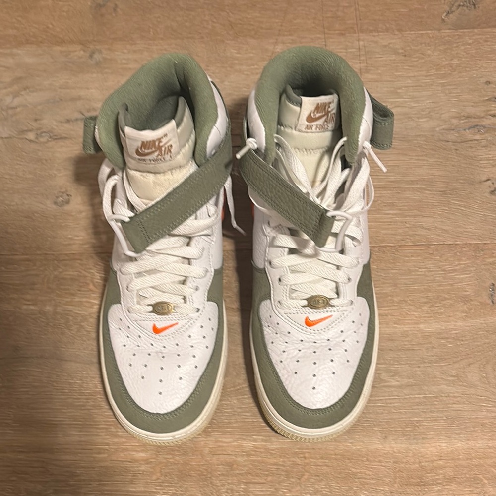Nike White and Green High-Top Sneakers with Ankle Strap
